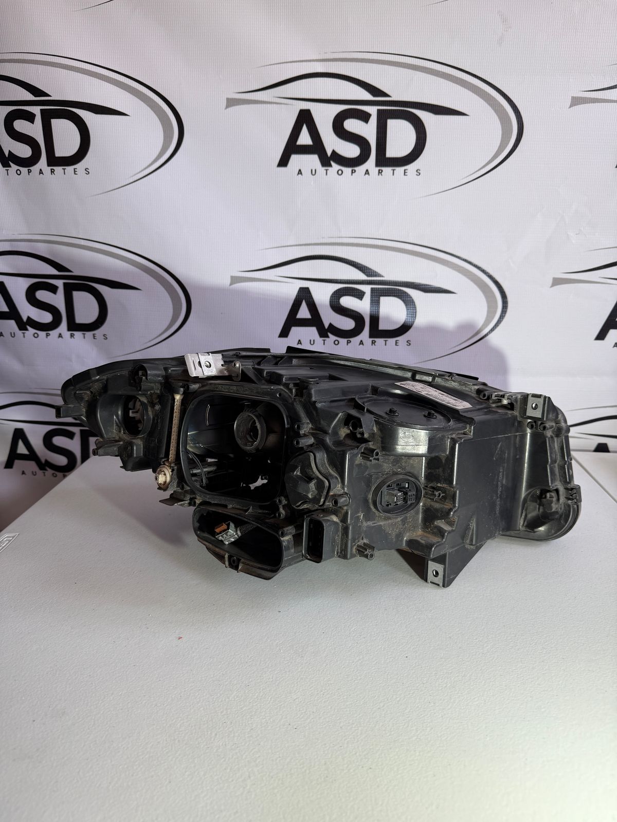 FARO IZQUIERDO BMW SERIE 5 2010-2014 (CON DETALLE )(USADO)