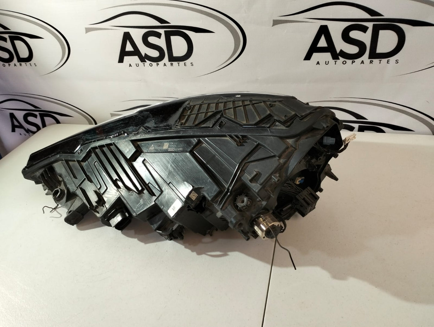 FARO DERECHO DE AUDI Q8 2022 CON DETALLE (USADO)