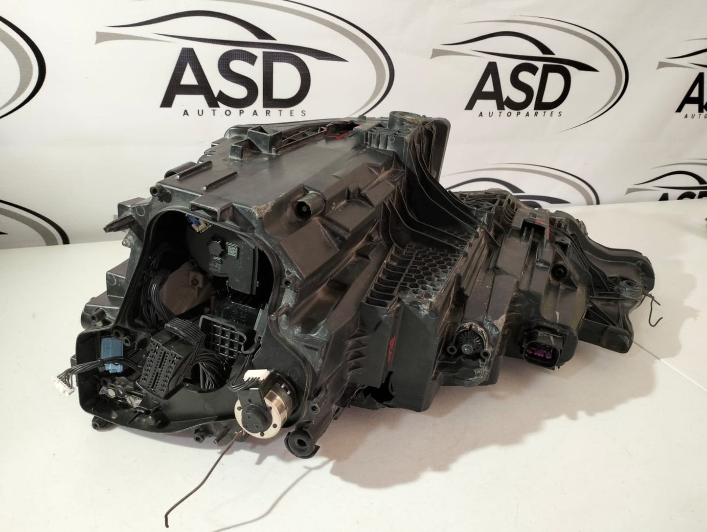 FARO DERECHO DE AUDI Q8 2022 CON DETALLE (USADO)