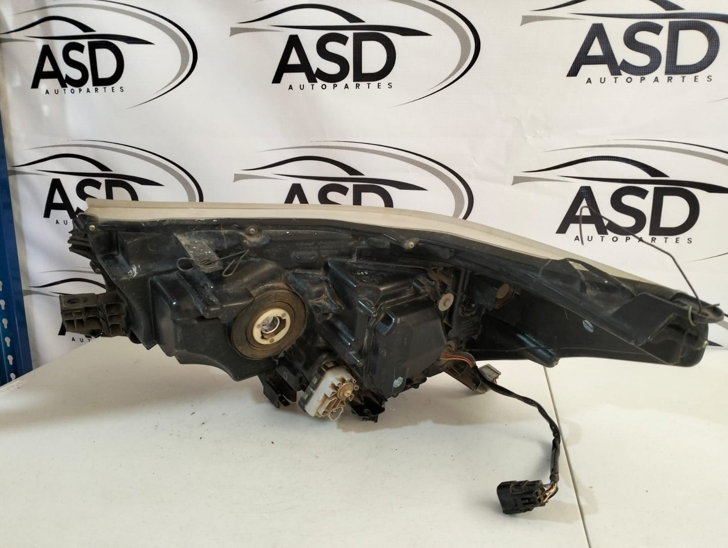 FARO DERECHO TOYOTA HILUX 2016-2020 (USADO)