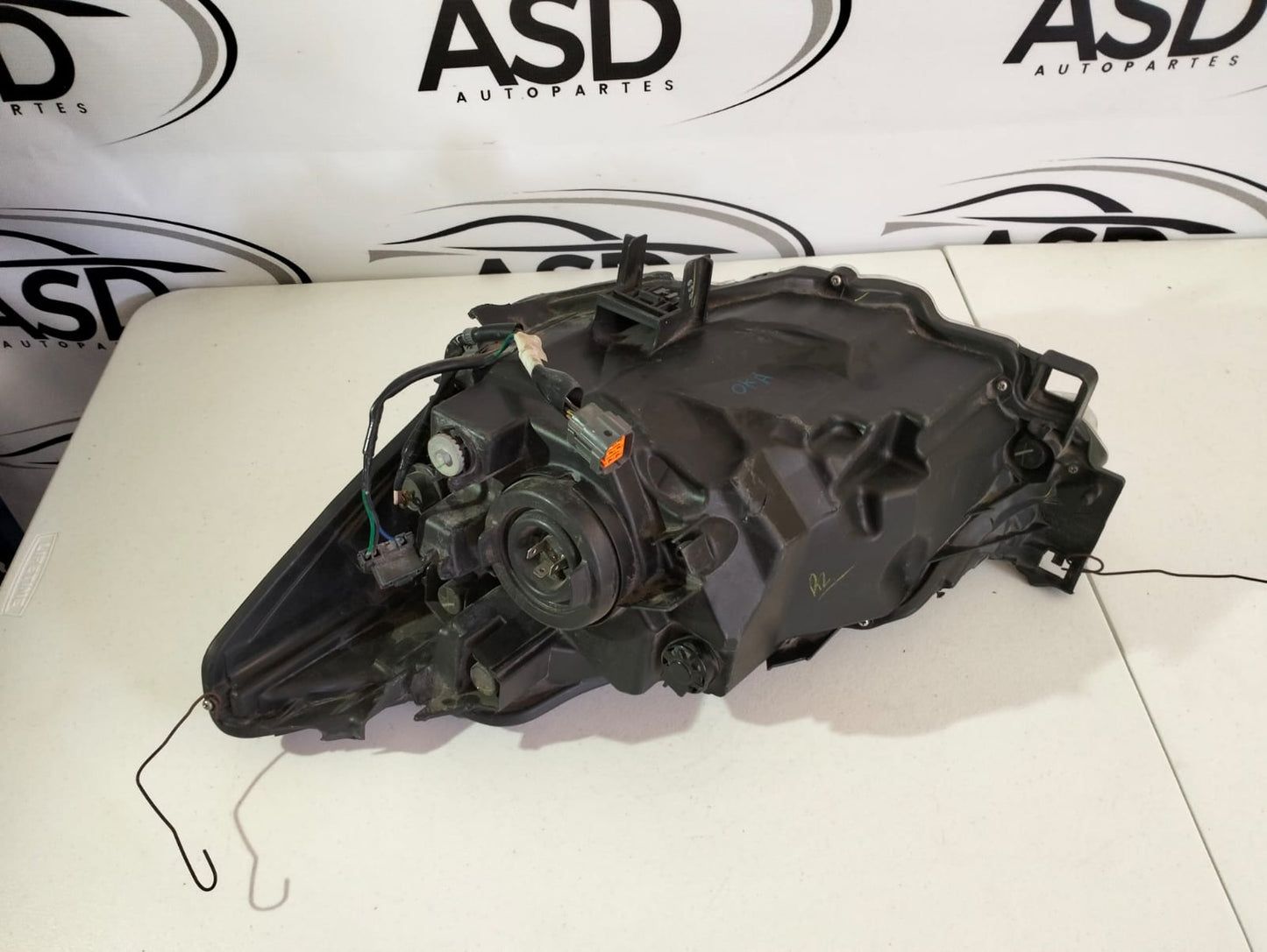 FARO DERECHO TOYOTA YARIS R 2016-2019 (USADO)