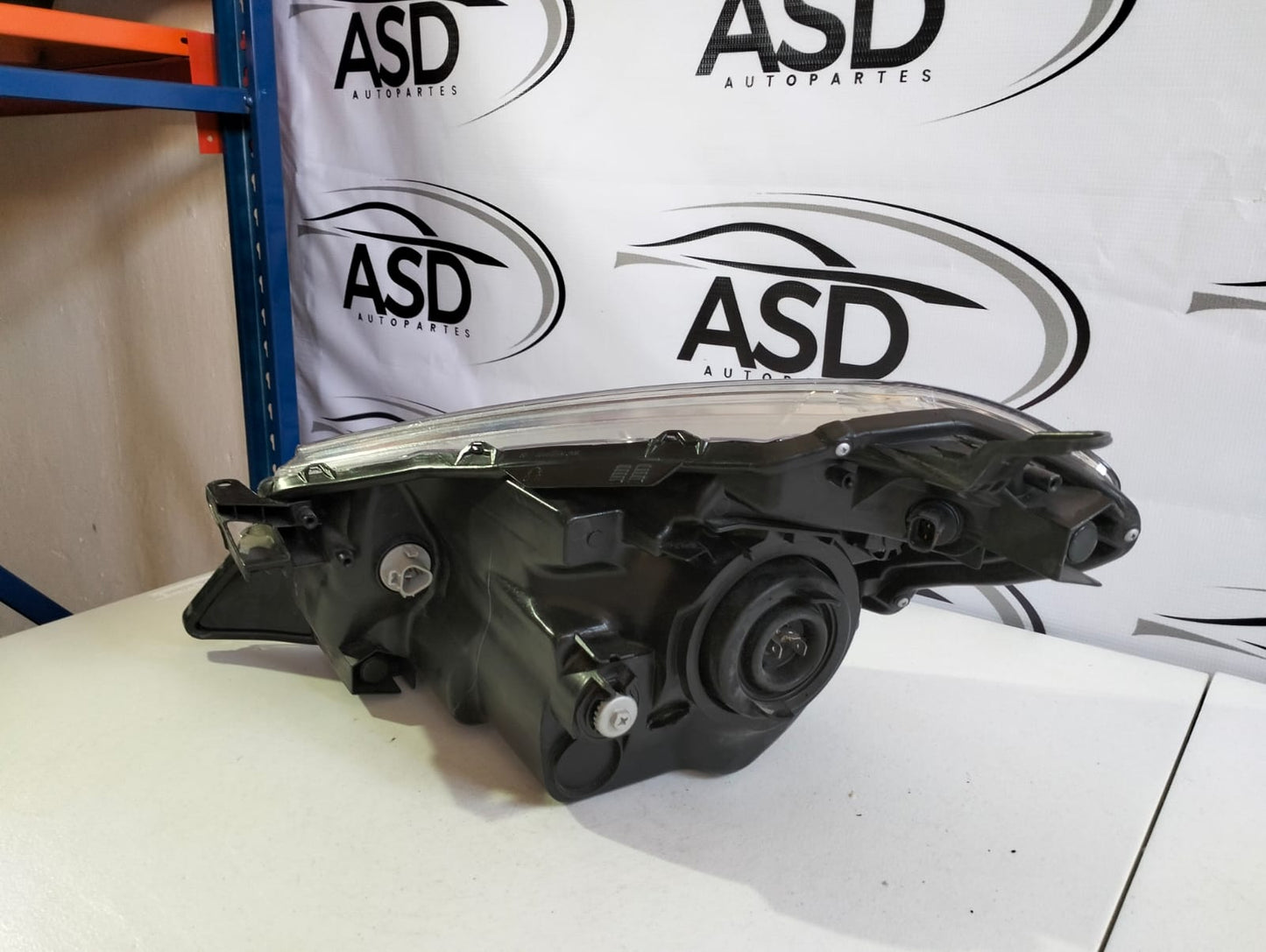 FARO IZQUIERDO TOYOTA YARIS 2012-2014 (USADO)