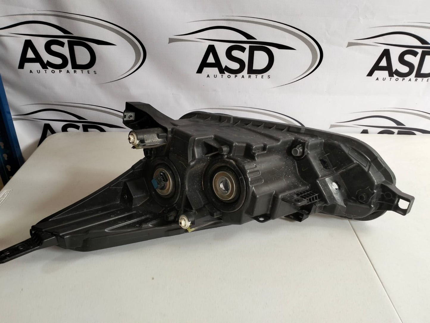 FARO DERECHO NISSAN VERSA 2022-2024 (USADO)