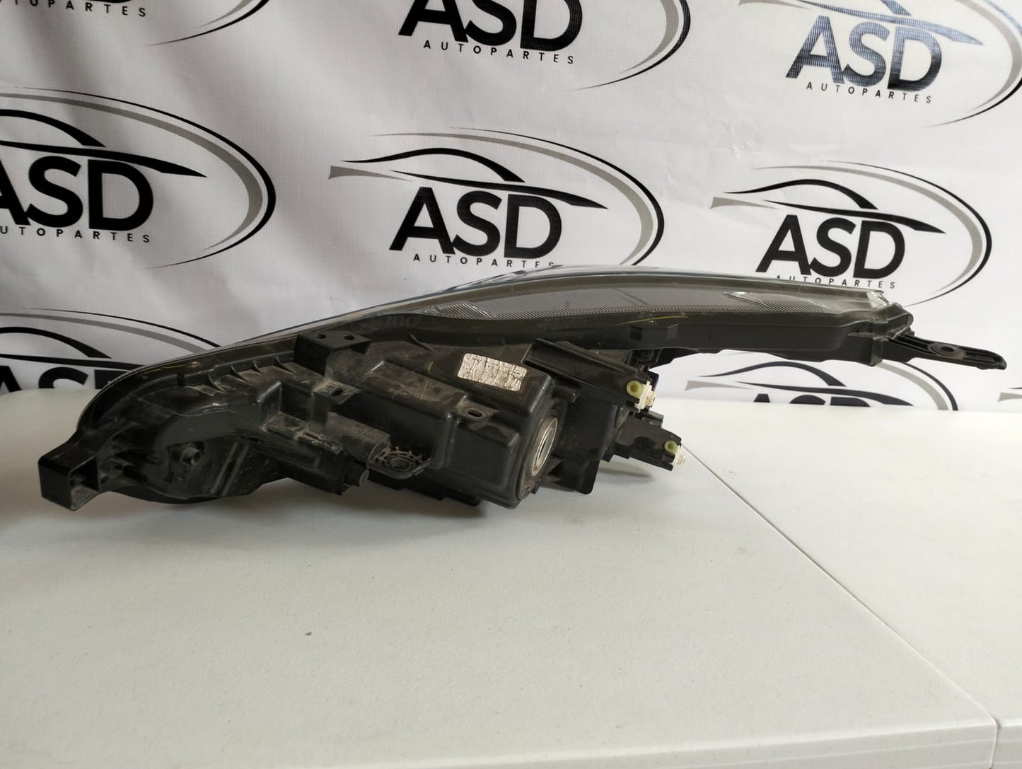 FARO DERECHO NISSAN VERSA 2022-2024 (USADO)