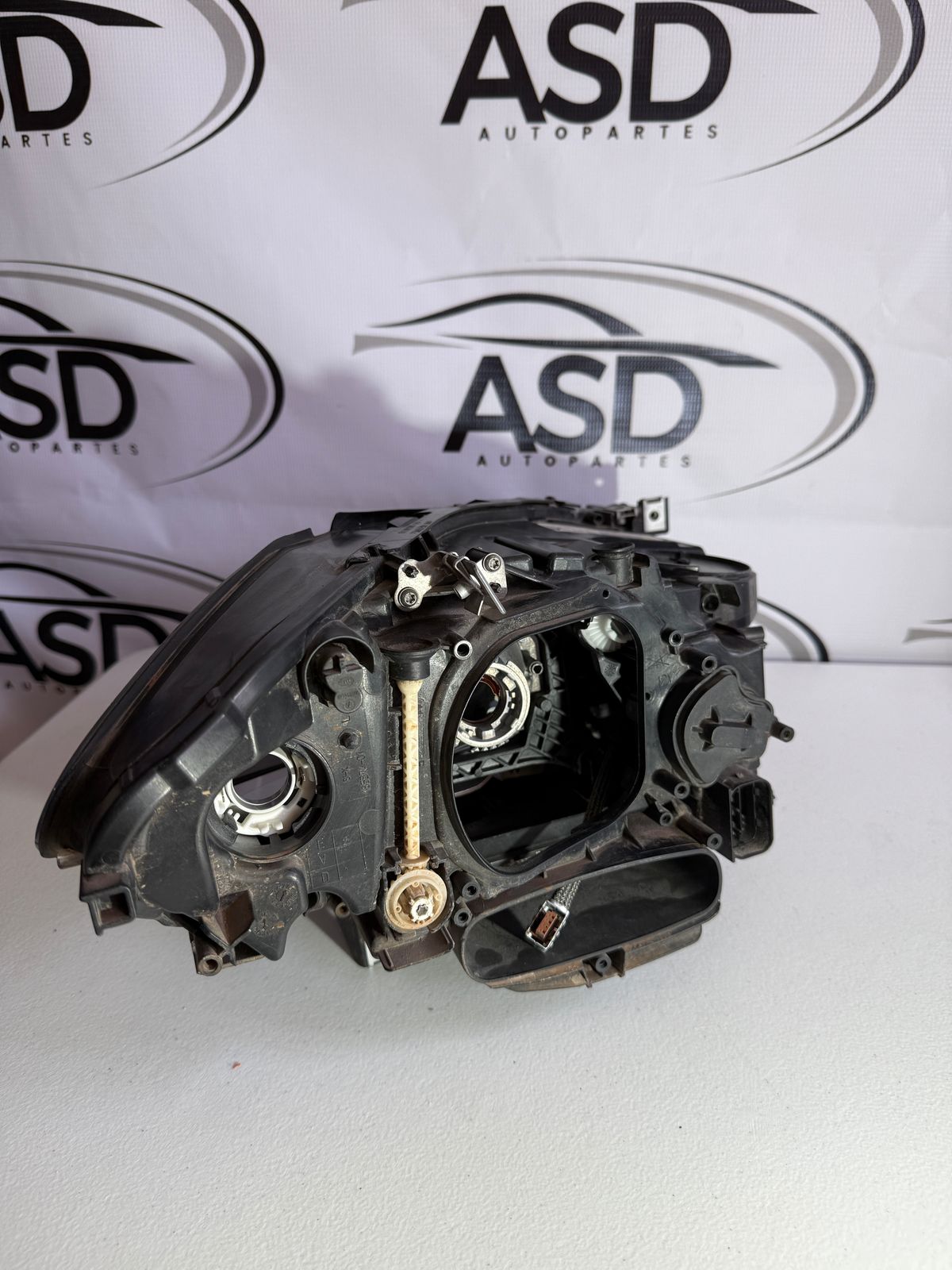 FARO IZQUIERDO BMW SERIE 5 2010-2014 (CON DETALLE )(USADO)
