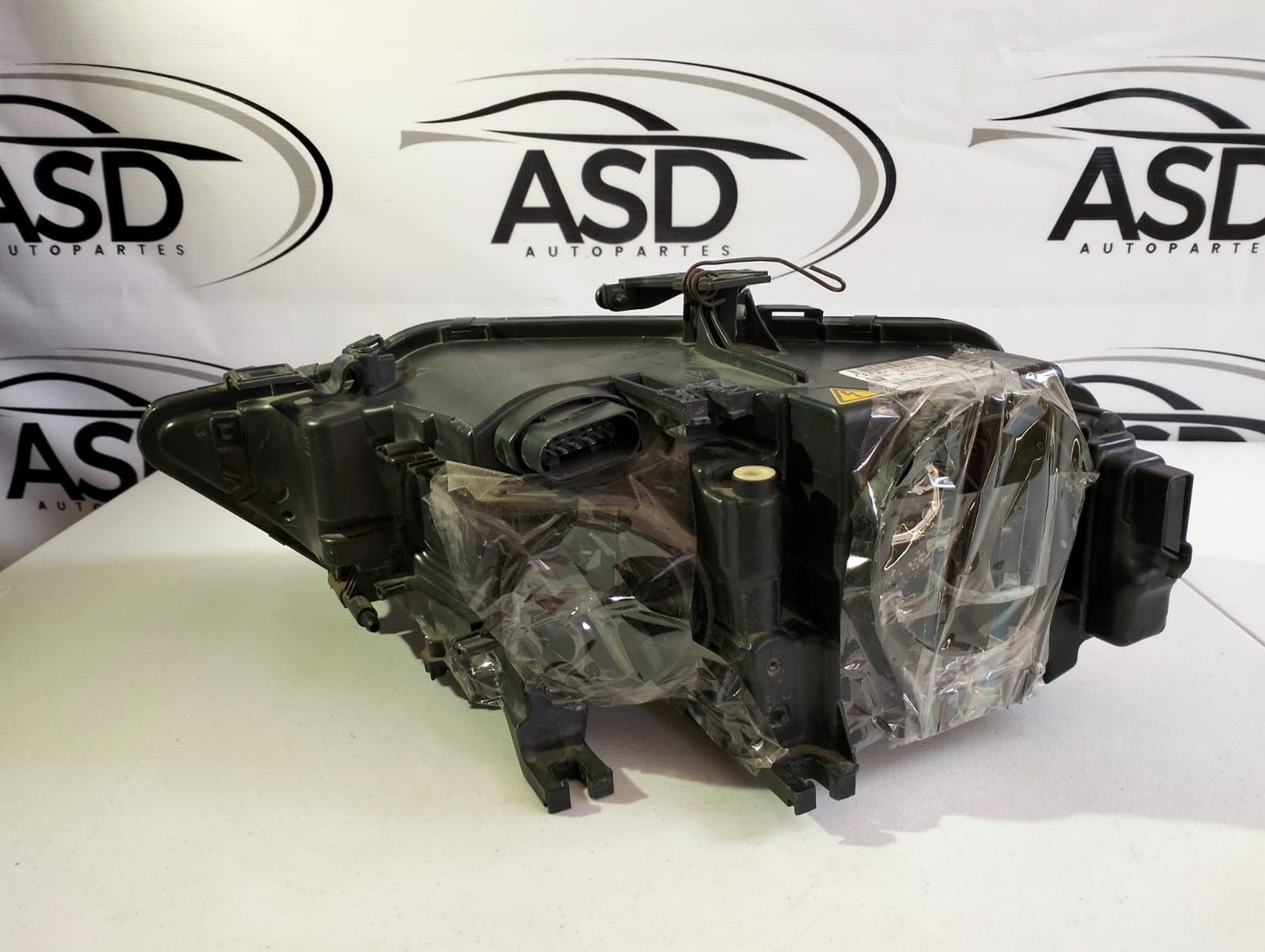FARO DERECHO AUDI A4 2014-2016 (USADO)