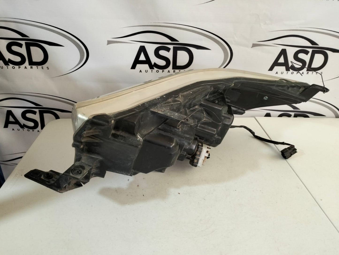 FARO DERECHO TOYOTA HILUX 2016-2020 (USADO)