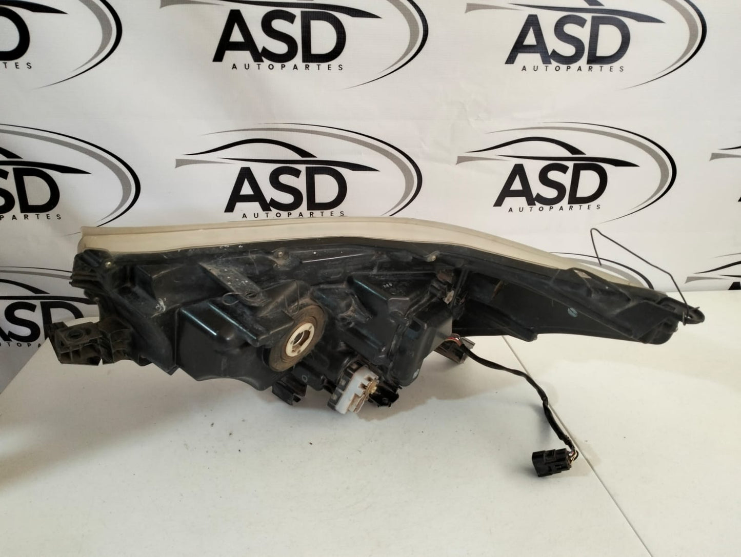 FARO DERECHO TOYOTA HILUX 2016-2020 (USADO)