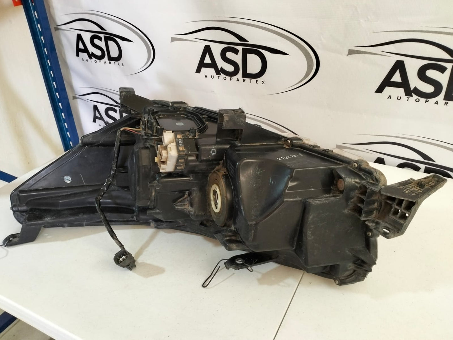 FARO DERECHO TOYOTA HILUX 2016-2020 (USADO)