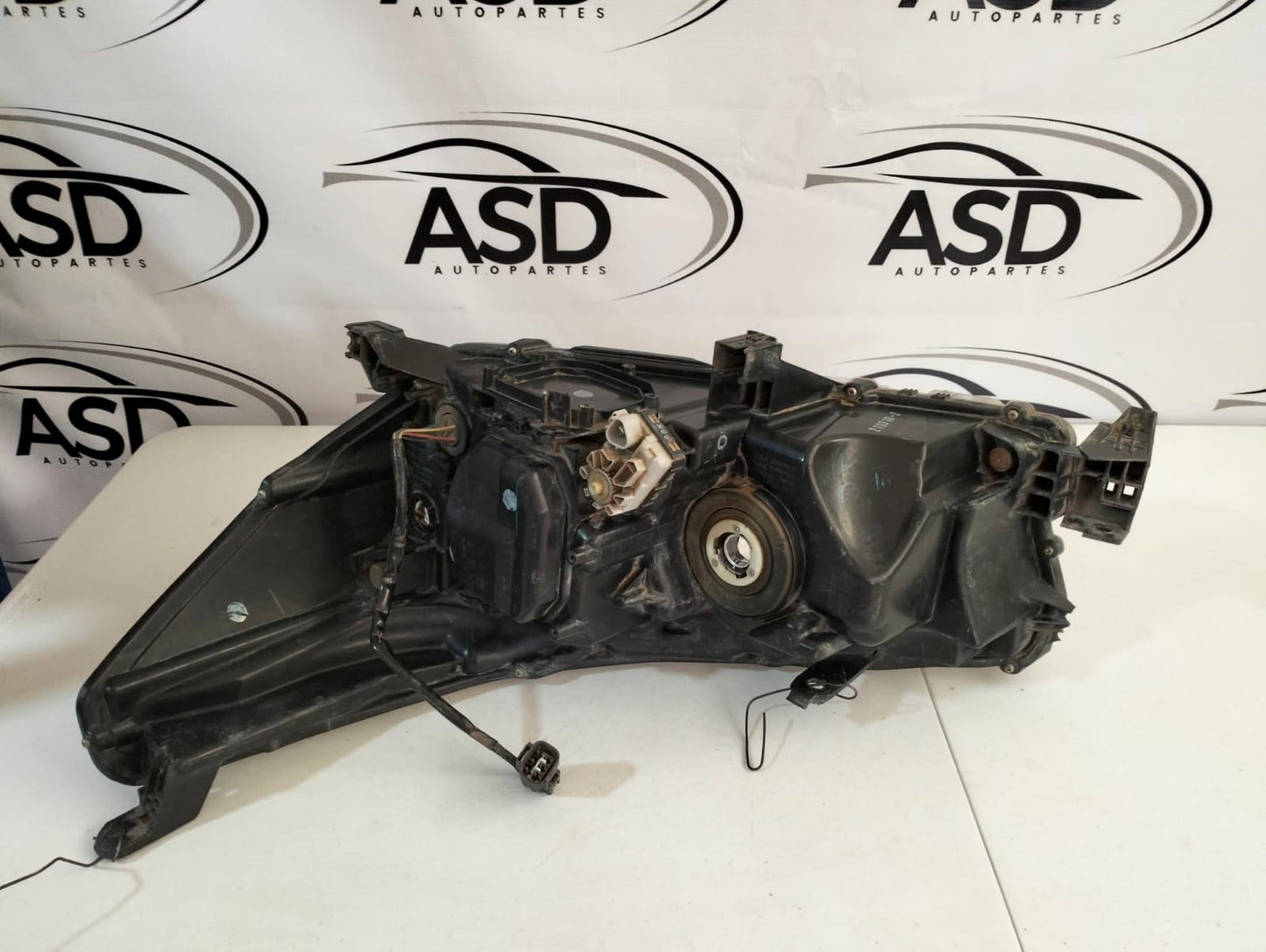 FARO DERECHO TOYOTA HILUX 2016-2020 (USADO)