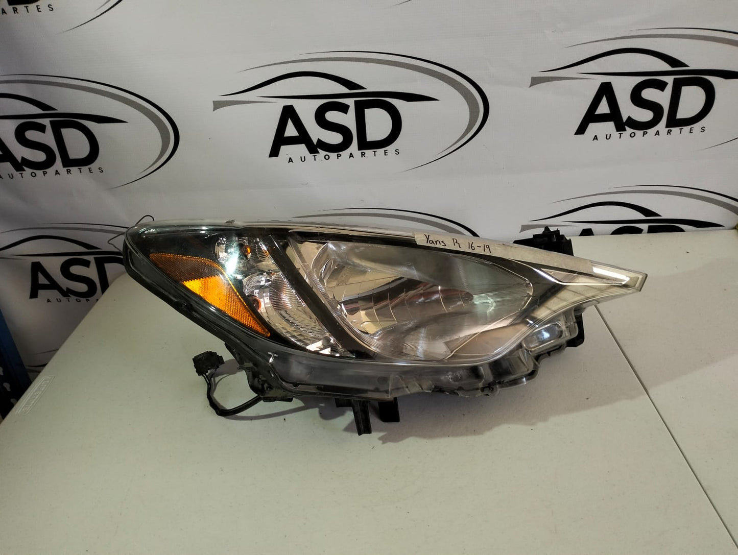 FARO DERECHO TOYOTA YARIS R 2016-2019 (USADO)
