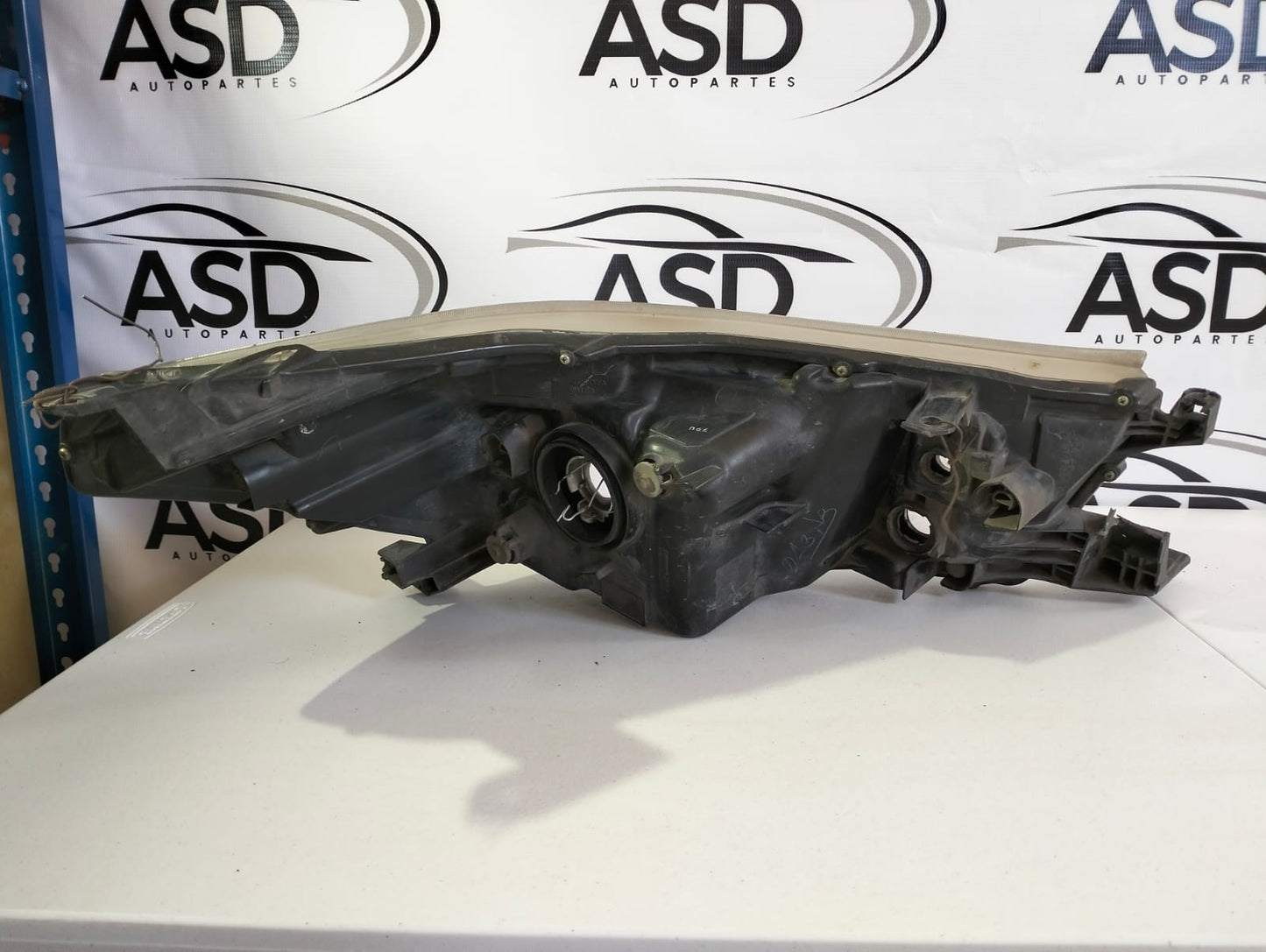FARO IZQUIERO TOYOTA HILUX 2014-2018 (USADO)