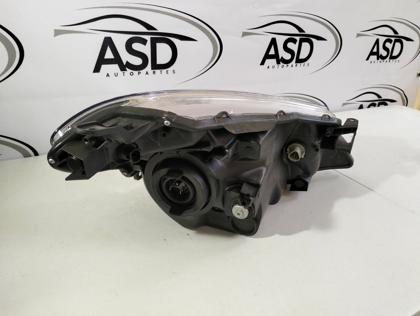 FARO IZQUIERO TOYOTA YARIS 2014 (USADO)